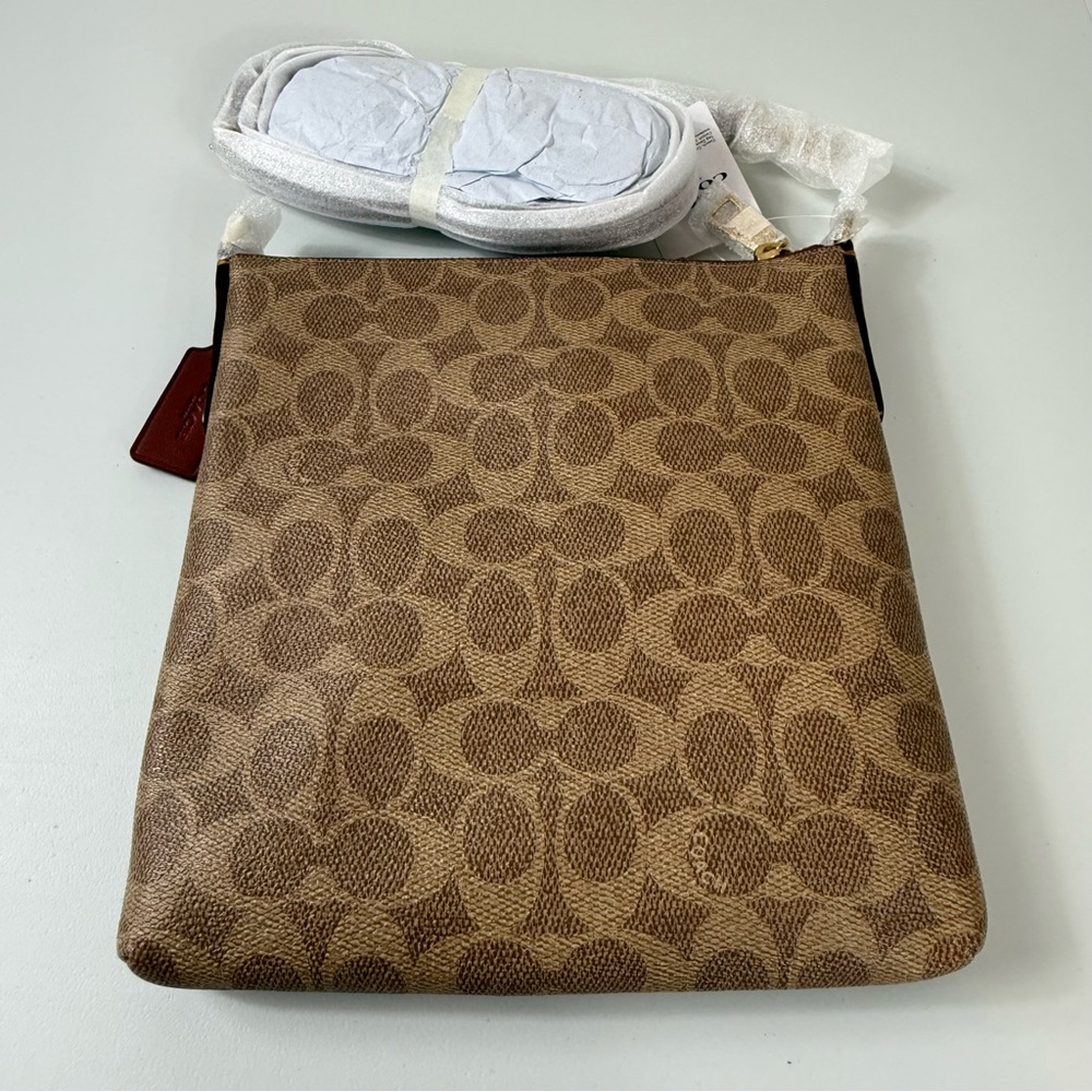 COACH Kitt Messenger Rexy Signature Crossbody Bag Purse Christmas Theme $175 - Picture 3 of 8